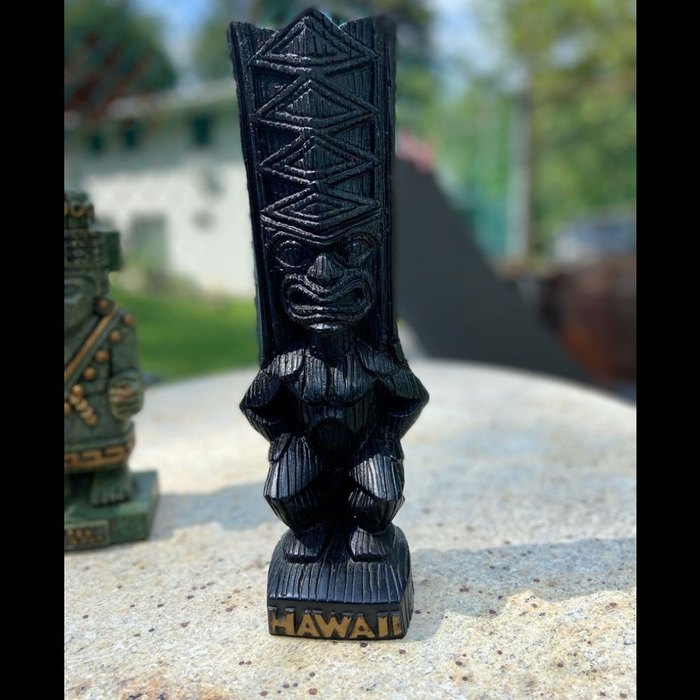 Vintage Hawaii poly art Ltd souvenir statue